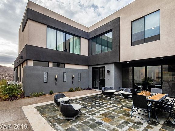 4th image of 905 Vegas View Dr