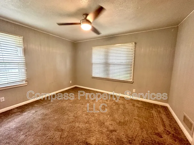 1317 Hillside St — Photo 19