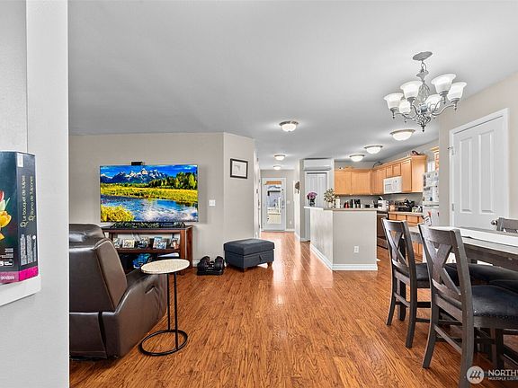 3rd image of 5823 Pennsylvania Street SE
