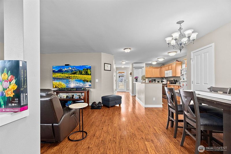 3rd image of 5823 Pennsylvania Street SE