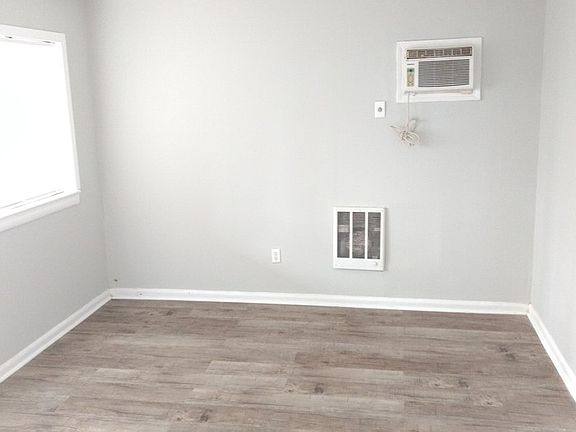 3rd image of 1036 Mission Ave