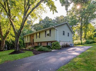 6405 Hickory Ln, Sykesville, MD 21784