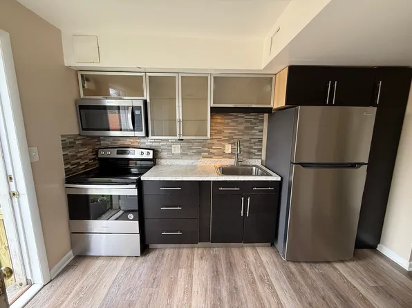 110 Delaware Dr, Coraopolis, PA 15108