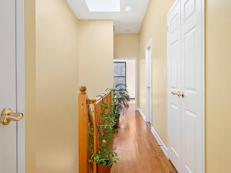 489 Manhattan Ave #2 — Photo 11