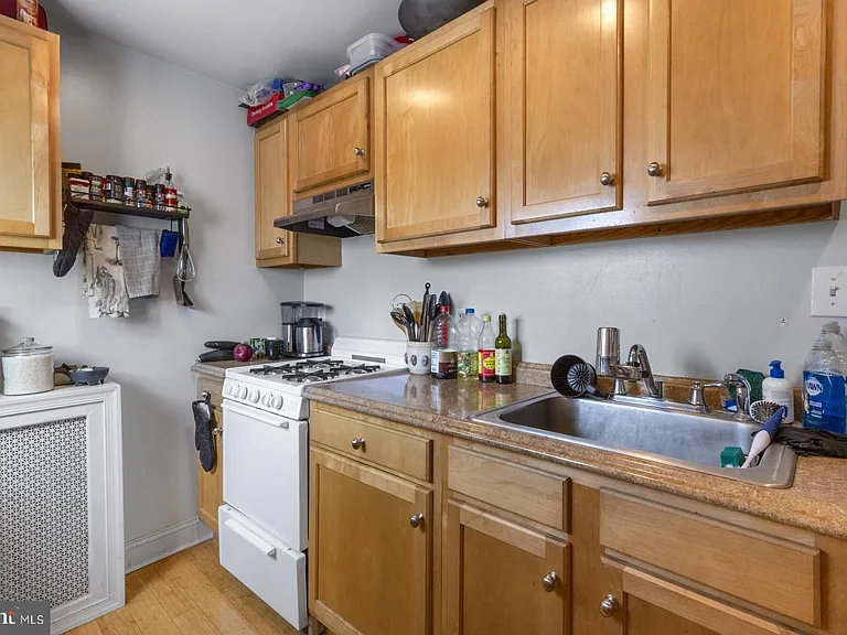 2310 E Gordon St — Photo 8