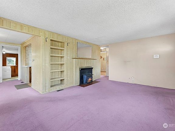 4th image of 17308 33rd Avenue S