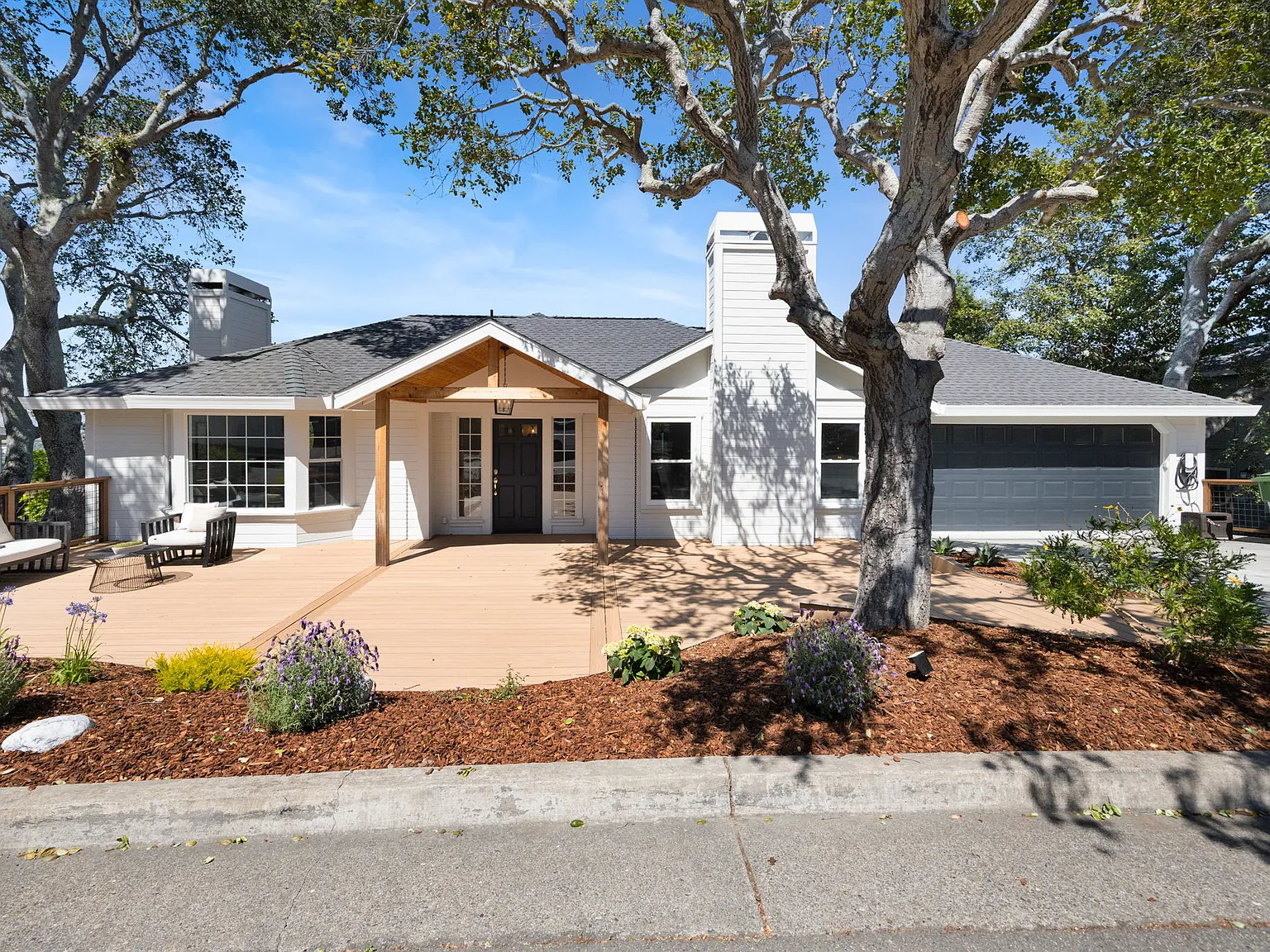 3 bed, 2.5 bath, 2671 sqft, $6,400 — Photo 2