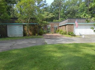 3409 Camelot Dr, New Bern, NC 28560