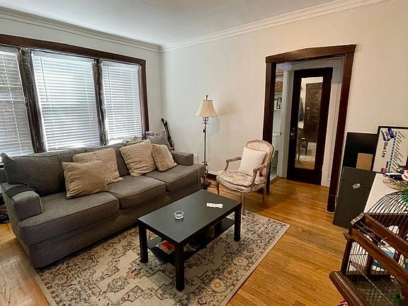 2nd image of 4014-22 W Melrose St #4020-1S