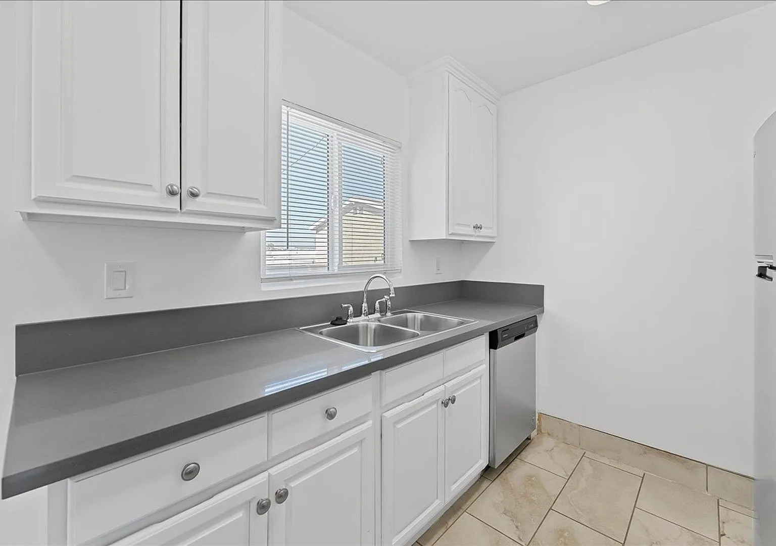 Two Bedroom Apartment | Minutes From SoFi Stadium! — Photo 4
