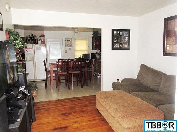 3rd image of 2327 Terrace Dr