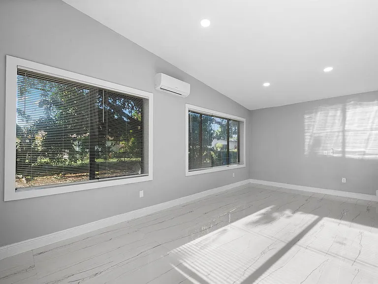 1300 NW 90th St — Photo 15