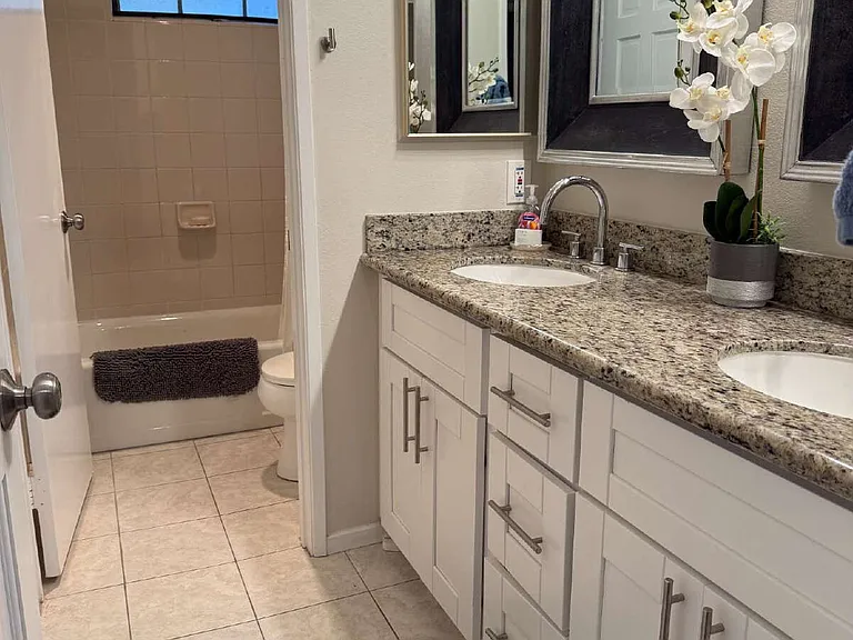 8840 Villa La Jolla Dr #221 — Photo 11