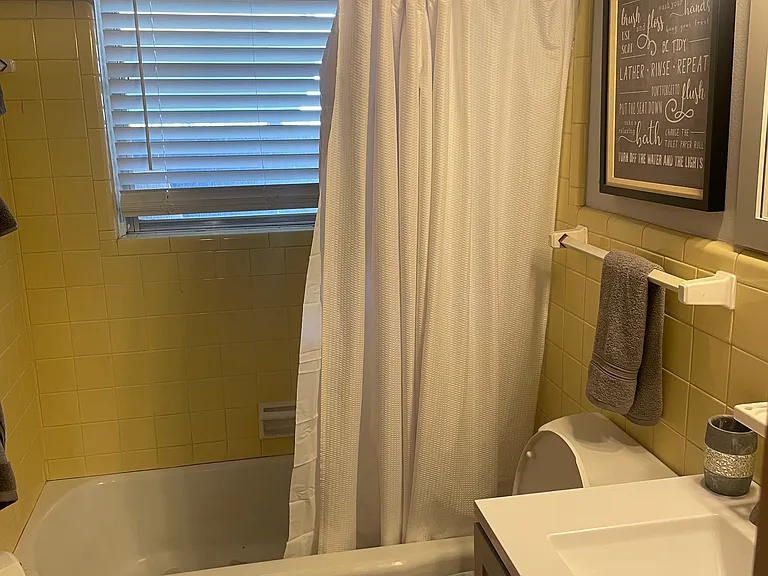 210 S Guilford Dr — Photo 15