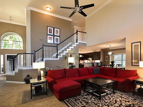 2nd image of 2208 Olivia Ln