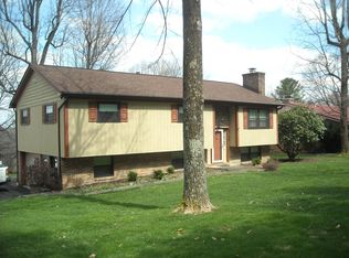 110 Summit Dr, Beckley, WV 25801