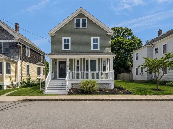 21 Russell Ave, Newport, RI 02840