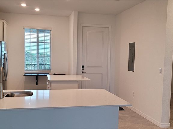 4th image of 12180 Wellen Golf St #404