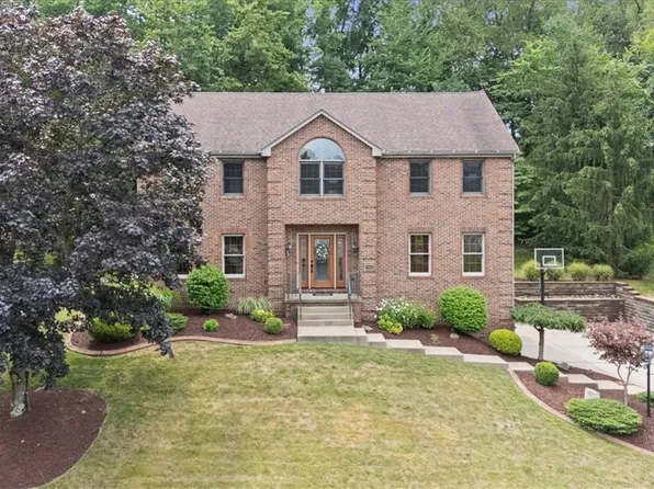 7105 Bennington Woods Dr, Pittsburgh, PA 15237