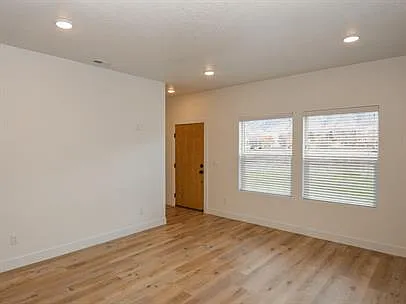 220 N Spring Creek Pkwy #6 — Photo 2