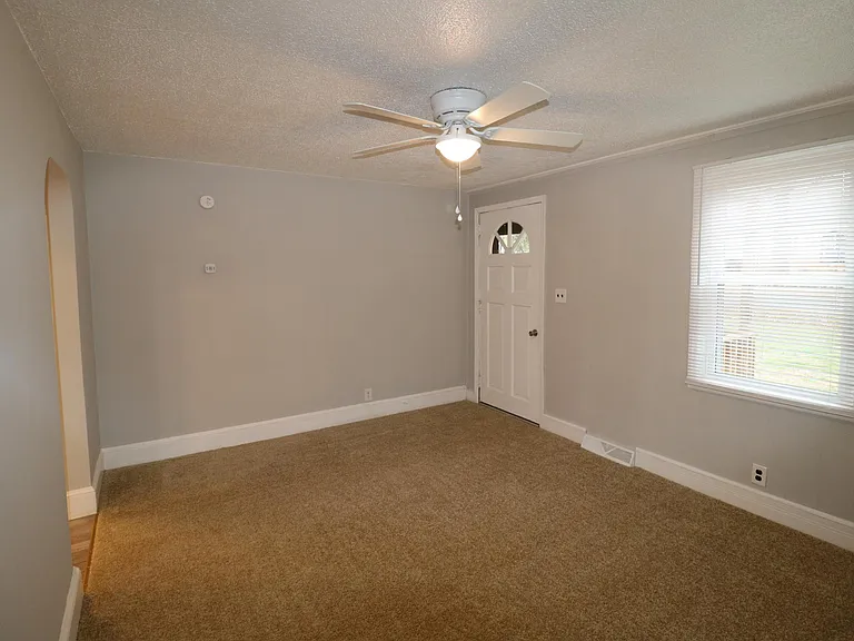 130 Court St — Photo 4
