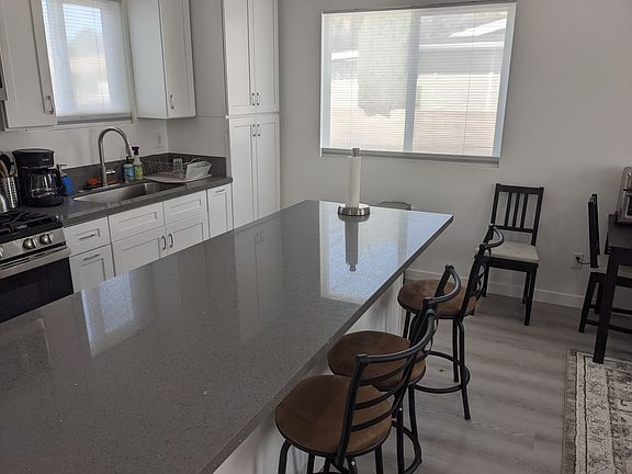 4th image of 2313 Navarro Ave