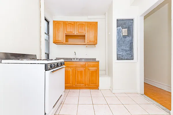 Rented by RENTBK LLC | media 2