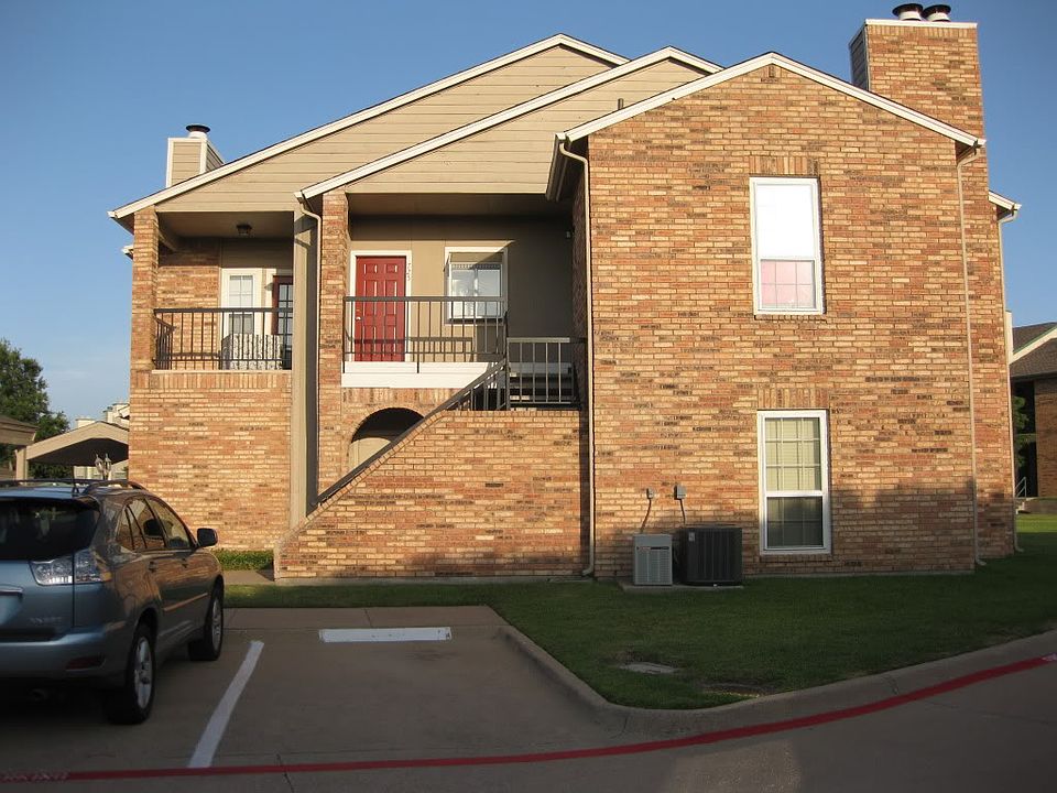 1st image of 1700 Amelia Ct APT 726