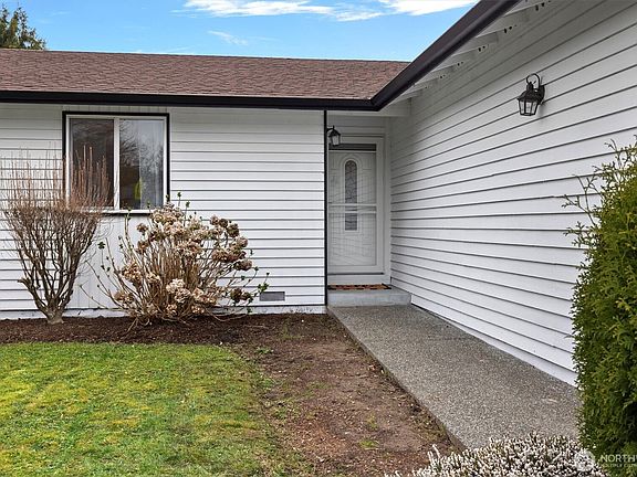 2nd image of 6980 60th Drive NE