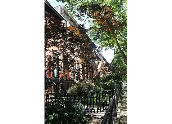 Rented by Warburg | media 6