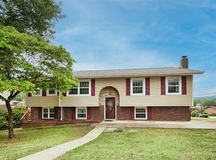5725 Broad St, South Park, PA