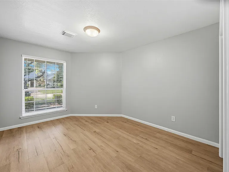 11609 Spill Creek Dr — Photo 8