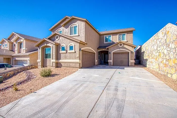 4 bed, 3.0 bath, 2604 sqft, $2,295 — Photo 1