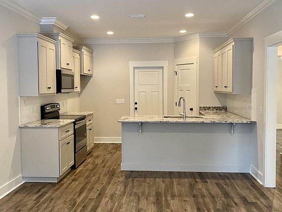 5th image of 136 Glyndale Dr #18