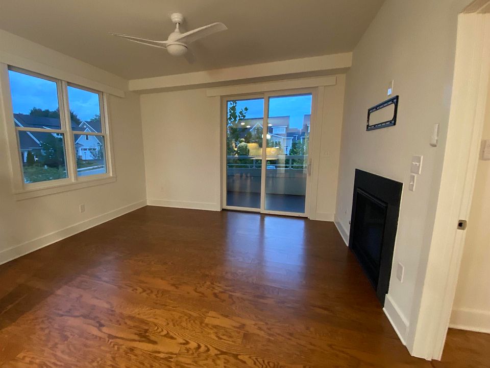 2nd image of 1425 Trailside Ct APT 207