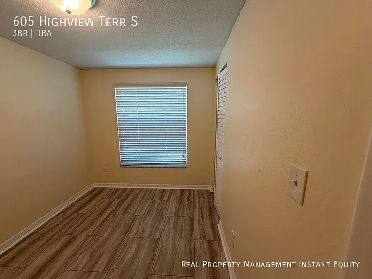 605 Highview Ter S — Photo 7