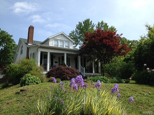 1st image of 451 Robert Ave