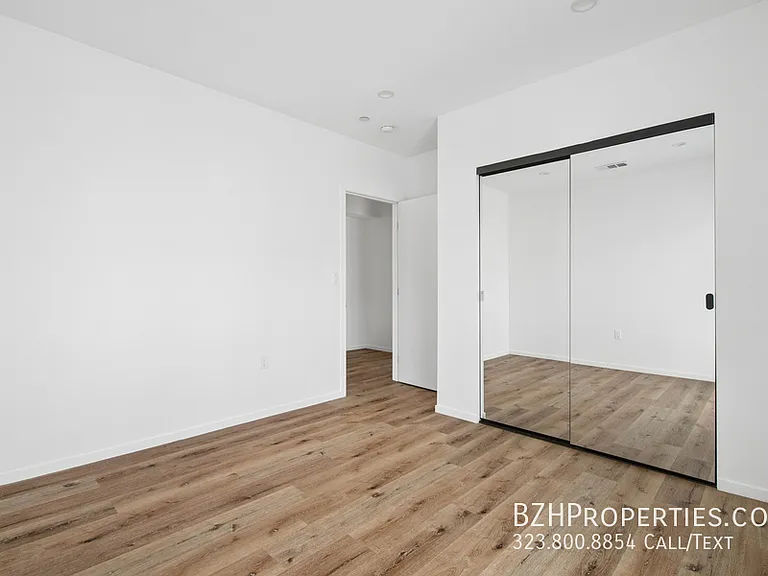 662 1/2 N Mariposa Ave — Photo 15