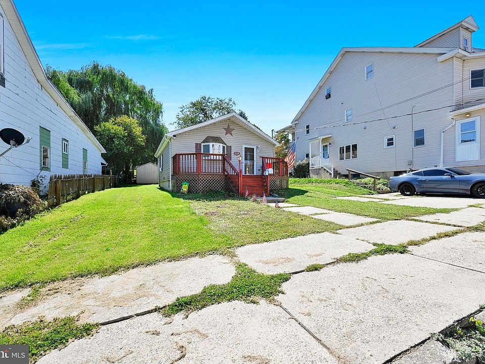 1st image of 118 E Ruddle St
