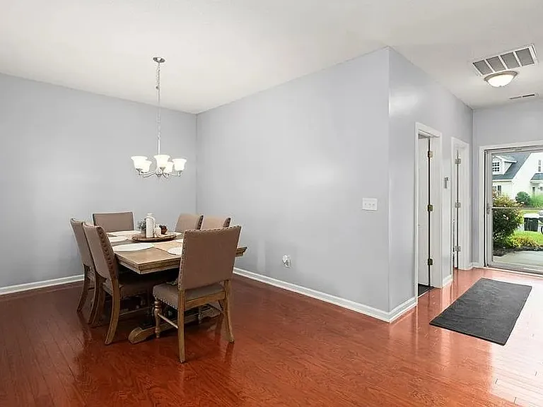 136 Penry Ln — Photo 8