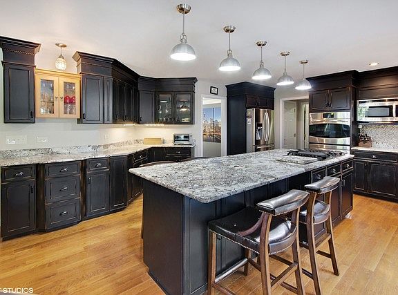 3rd image of 532 Lavina Dr