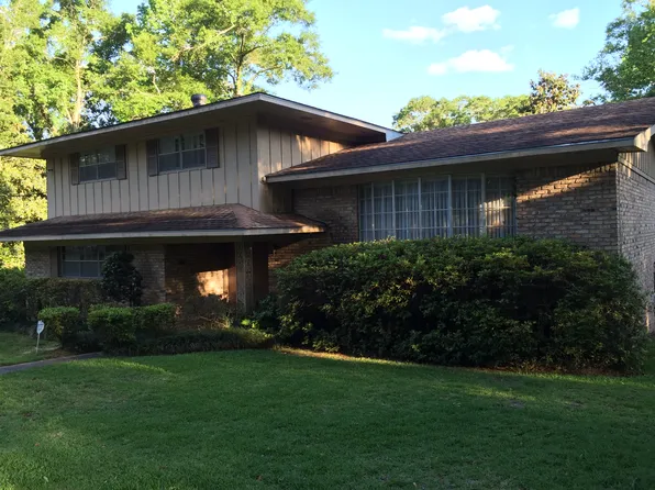 5701 Freemont Dr N, Mobile, AL 36609