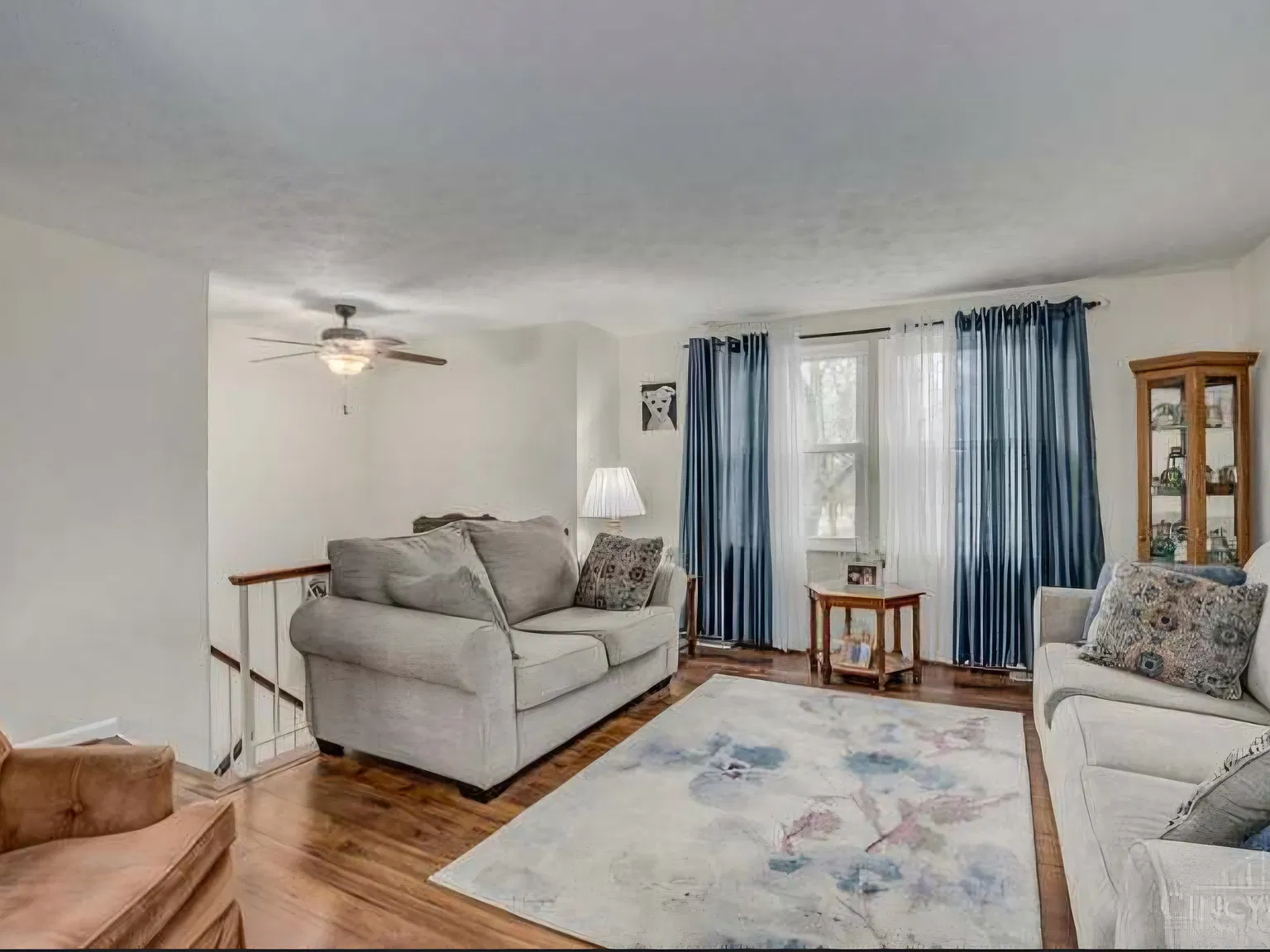 3 bed, 1.5 bath, 1484 sqft, $2,100 — Photo 3