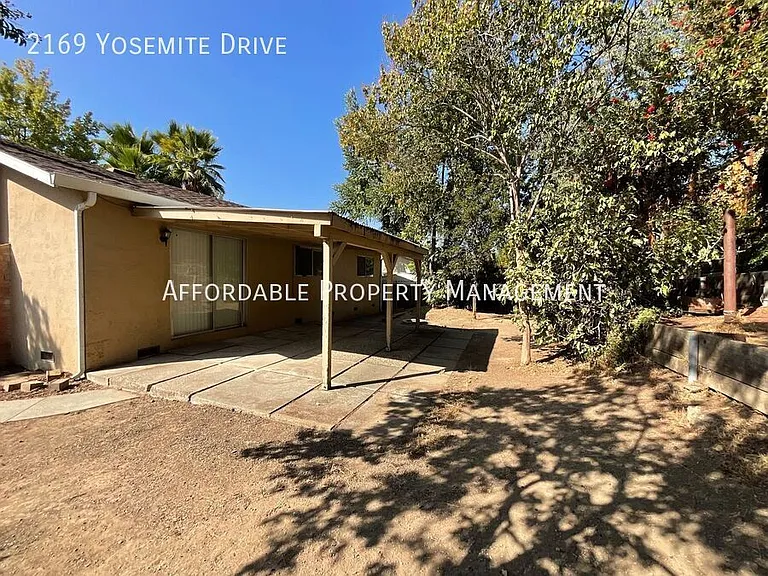 2169 Yosemite Dr — Photo 17