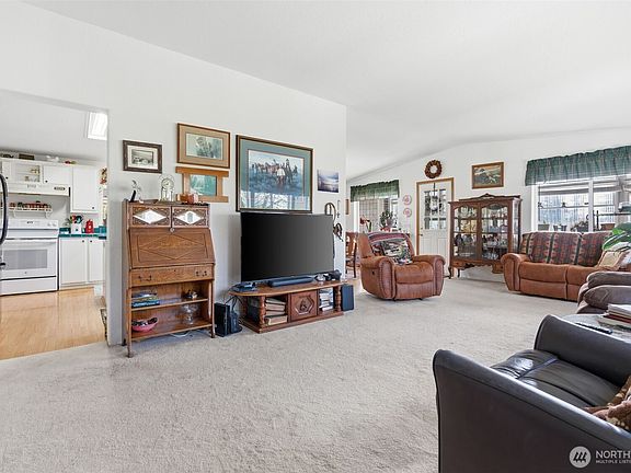 5th image of 271 Cowlitz Ridge Road