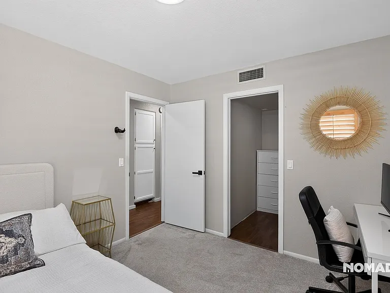 4722 E Saint John Rd — Photo 16