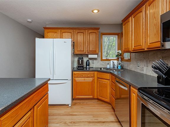 2nd image of 3473 Glenwood Dr