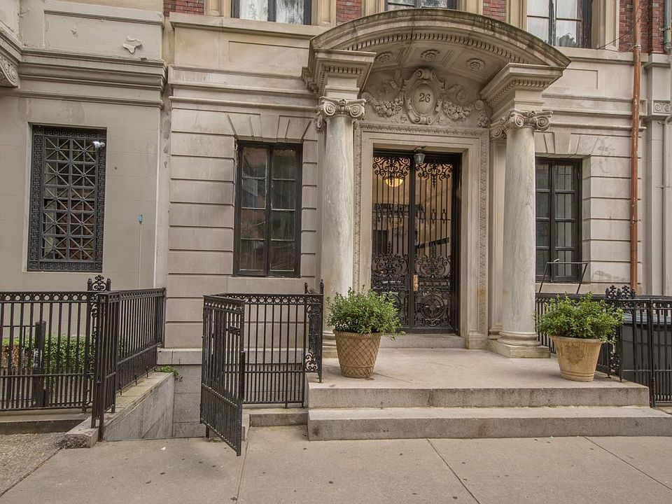 1st image of 26 W 74th St #1