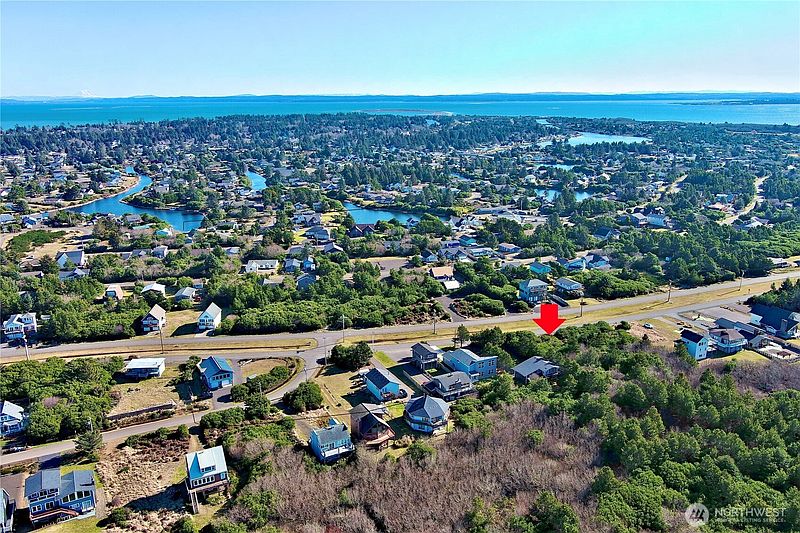 5th image of 657 Ocean Shores Boulevard SW