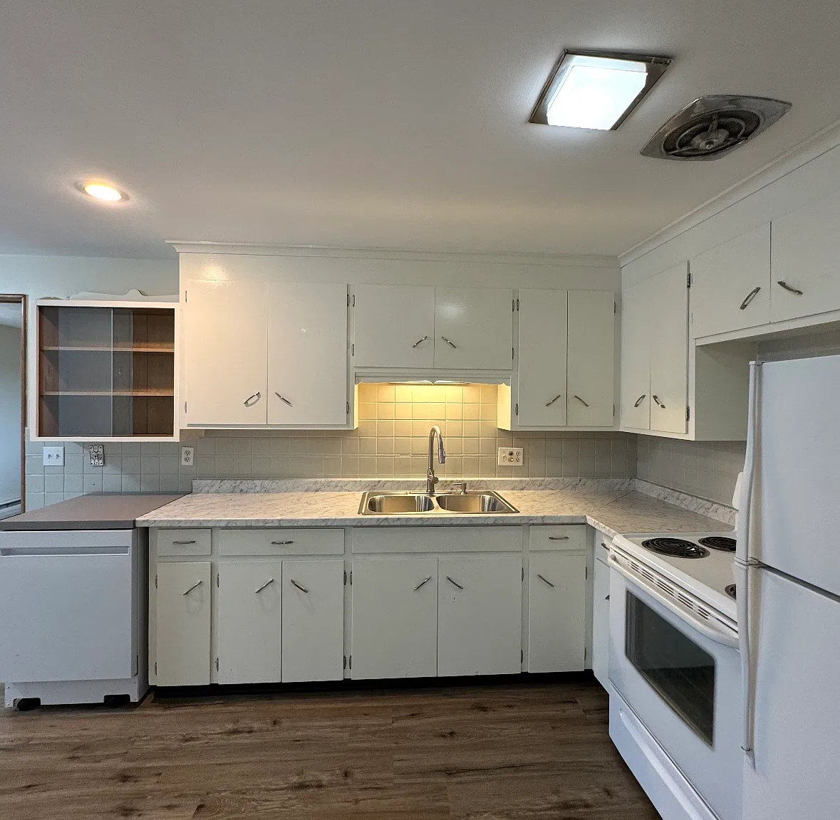 1015 Wehrle Dr — Photo 4